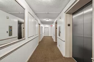 2425 Presidential Way, West Palm Beach, FL 33401 - Photo 21