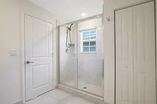 6765 Broadwater Ln, Lake Worth, FL 33467 - Photo 5