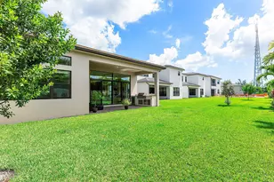 8330 Essex Country Clb Dr, Boca Raton, FL 33434 - Photo 49