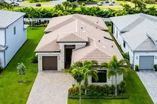 8330 Essex Country Clb Dr, Boca Raton, FL 33434 - Photo 3