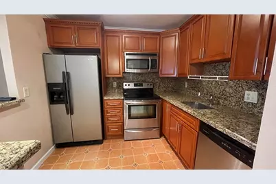 166 Valencia G, Delray Beach, FL 33446 - Photo 11