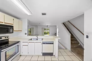 2753 NE 15th St, Pompano Beach, FL 33062 - Photo 11