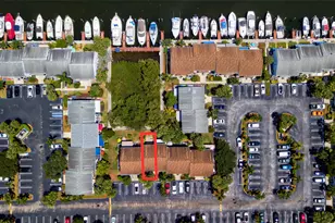 2753 NE 15th St, Pompano Beach, FL 33062 - Photo 3