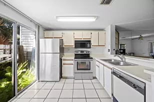 2753 NE 15th St, Pompano Beach, FL 33062 - Photo 9