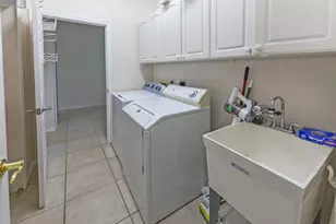 710 SE Essex Dr, Port Saint Lucie, FL 34984 - Photo 17