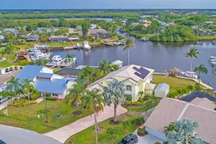 710 SE Essex Dr, Port Saint Lucie, FL 34984 - Photo 29