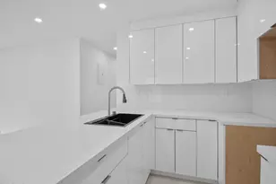 860 NW 70th St, Miami, FL 33150 - Photo 7