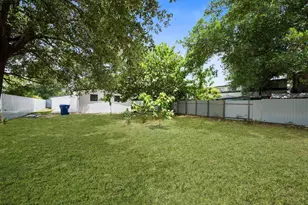 860 NW 70th St, Miami, FL 33150 - Photo 19