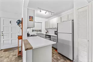 1000 NW 13th St, Boca Raton, FL 33486 - Photo 9