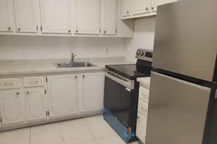 182 Farnham H, Deerfield Beach, FL 33442 - Photo 9