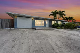 808 Wright Dr, Lake Worth, FL 33461 - Photo 1
