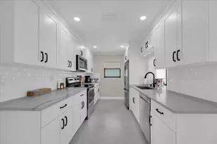 1127 E Seminole Ave, Jupiter, FL 33477 - Photo 5