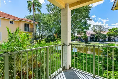 1951 Brandywine Road E, Unit #77-105, West Palm Beach, FL 33409 - Photo 13