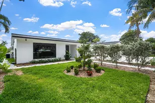 1860 NE 199th St, Miami, FL 33179 - Photo 3