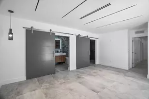 1860 NE 199th St, Miami, FL 33179 - Photo 25