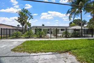1860 NE 199th St, Miami, FL 33179 - Photo 41