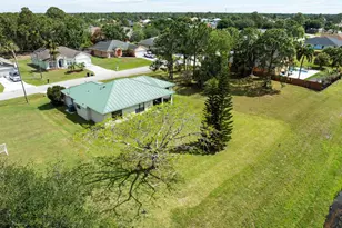 5940 NW Brenda Cir, Port Saint Lucie, FL 34986 - Photo 23