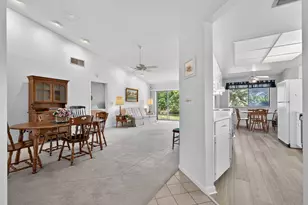 108 Village Walk Dr, Royal Palm Beach, FL 33411 - Photo 9