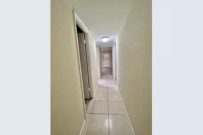 415 W Executive Center Drive, Unit #213, West Palm Beach, FL 33401 - Photo 17