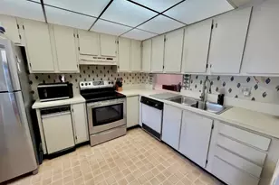 1219 S Lakes End Dr, Fort Pierce, FL 34982 - Photo 5