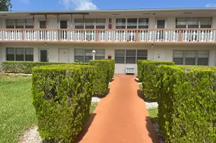 41 Cambridge B, West Palm Beach, FL 33417 - Photo 1