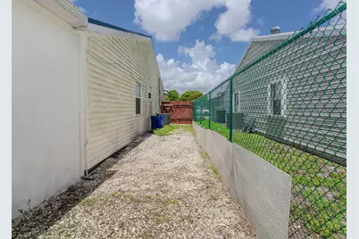 5018 E Canal Circle, Lake Worth, FL 33467 - Photo 29