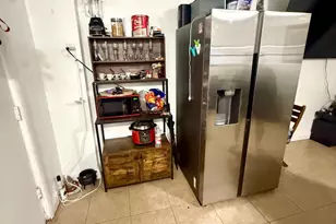 102 NE 9th Ct, Hialeah, FL 33010 - Photo 19