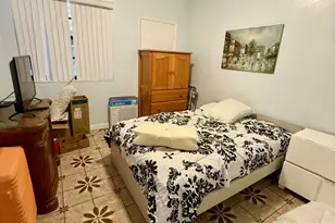 102 NE 9th Ct, Hialeah, FL 33010 - Photo 5