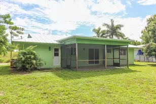 431 NE Julia Ct, Jensen Beach, FL 34957 - Photo 11