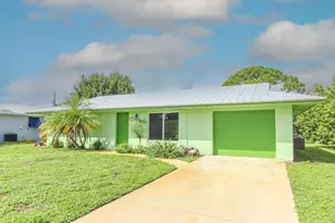 431 NE Julia Ct, Jensen Beach, FL 34957 - Photo 3