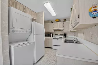 13761 Flora Place, Unit #A, Delray Beach, FL 33484 - Photo 15