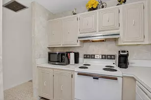 13761 Flora Pl, Delray Beach, FL 33484 - Photo 17