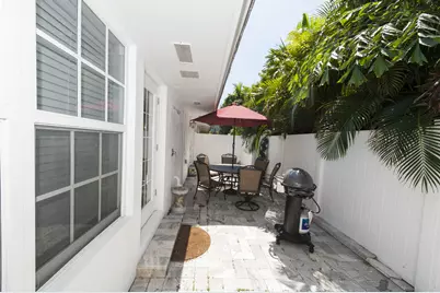 131 Venetian Drive, Delray Beach, FL 33483 - Photo 11