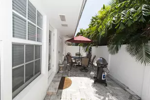 131 Venetian Dr, Delray Beach, FL 33483 - Photo 11