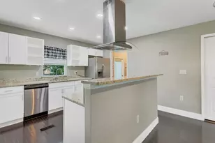 712 S 9th St, Fort Pierce, FL 34950 - Photo 1