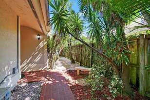 7745 Stanway Pl E, Boca Raton, FL 33433 - Photo 5