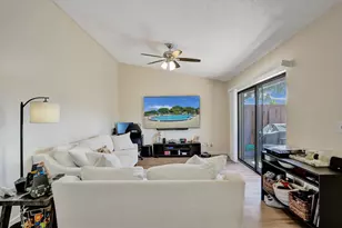 264 Springdale Cir, Palm Springs, FL 33461 - Photo 9