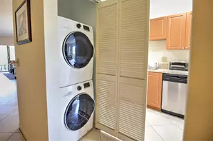 28 Stratford Ln Unit, Boynton Beach, FL 33436 - Photo 5