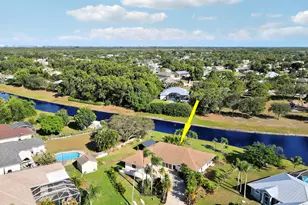 2111 SE Cayuga Ct, Port Saint Lucie, FL 34952 - Photo 3