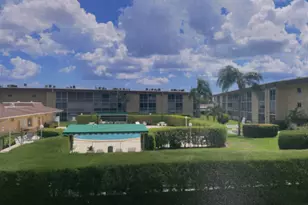 500 Village Green Cir W, Palm Springs, FL 33461 - Photo 27