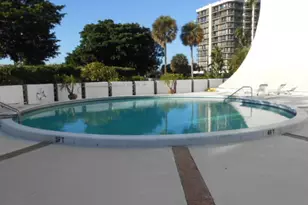 2425 Presidential Way, West Palm Beach, FL 33401 - Photo 31