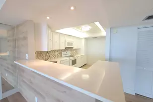 2425 Presidential Way, West Palm Beach, FL 33401 - Photo 11