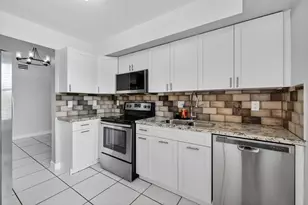 3239 NW 44th Street Unit, Oakland Park, FL 33309 - Photo 3