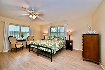 129 Alhambra Place, West Palm Beach, FL 33405 - Photo 15