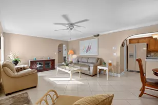 426 Pine Glen Ln, Greenacres, FL 33463 - Photo 7