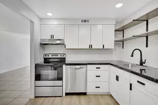 500 Executive Center Dr, West Palm Beach, FL 33401 - Photo 5