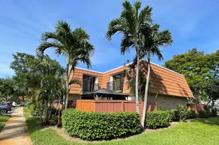 2880 Waterford Dr S, Deerfield Beach, FL 33442 - Photo 1