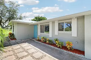 2125 SE East Dunbrooke Cir, Port Saint Lucie, FL 34952 - Photo 5