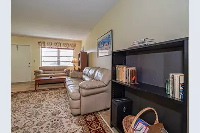 98 Spring Lake Drive, Unit #205, Vero Beach, FL 32962 - Photo 11