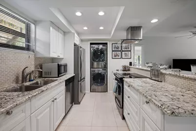 13334 Polo Club Road, Unit #228, Wellington, FL 33414 - Photo 9